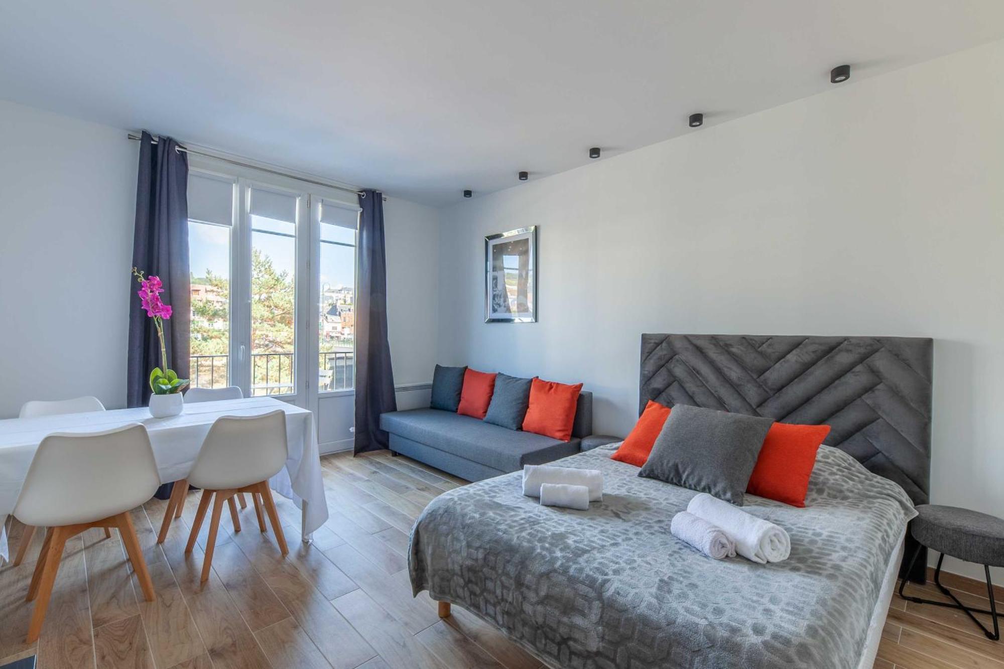 Studio Sleeps 4 With Terrace, 500M Place Morny 도빌 외부 사진
