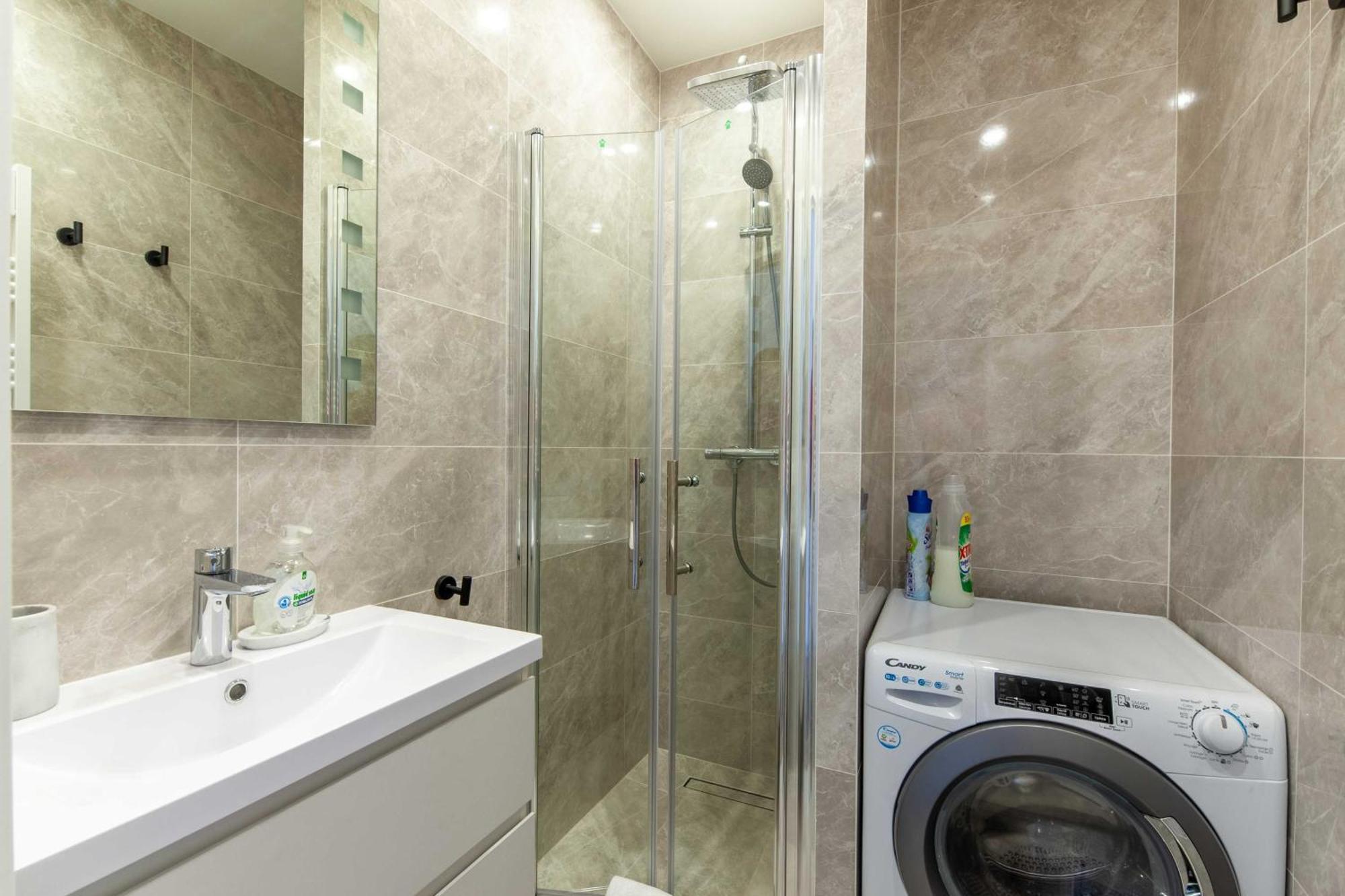 Studio Sleeps 4 With Terrace, 500M Place Morny 도빌 외부 사진