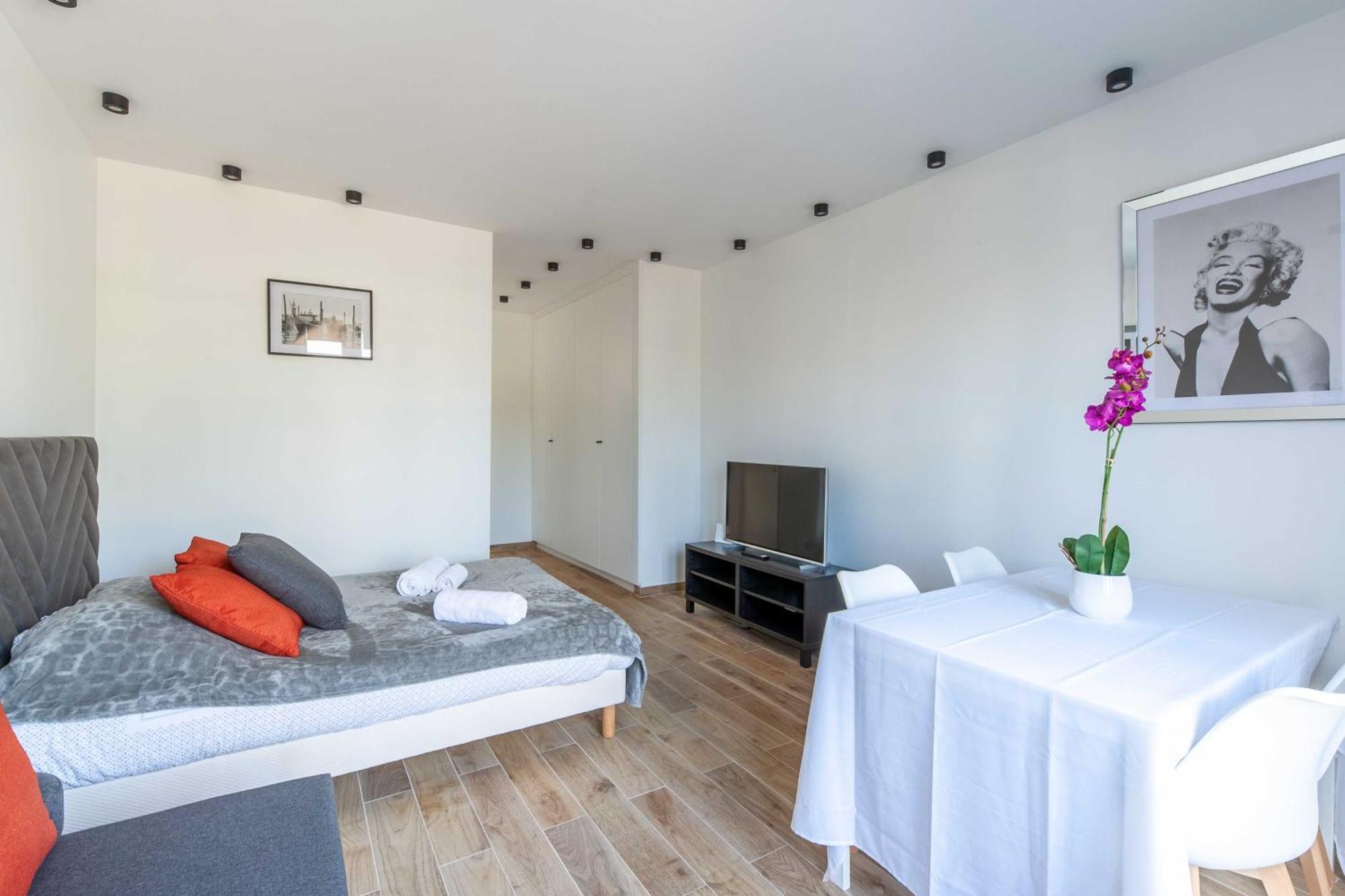 Studio Sleeps 4 With Terrace, 500M Place Morny 도빌 외부 사진